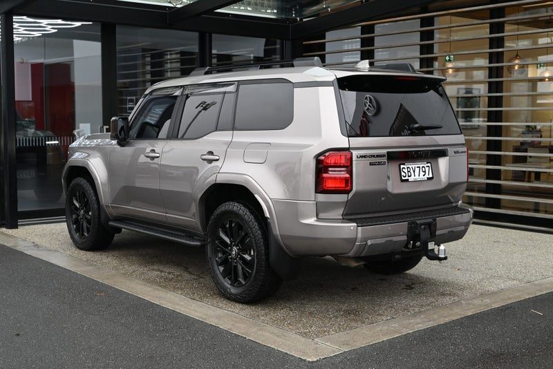 2025 Toyota Land Cruiser Prado, photo 2