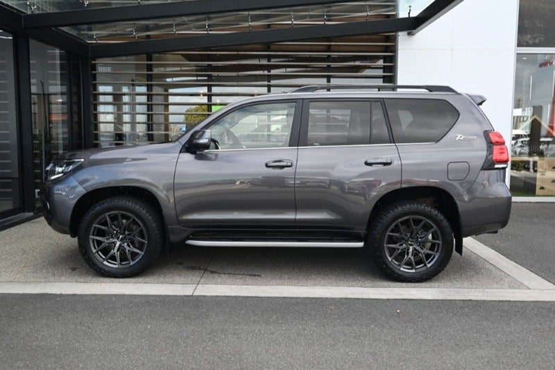 2022 Toyota Land Cruiser Prado VX, photo 3
