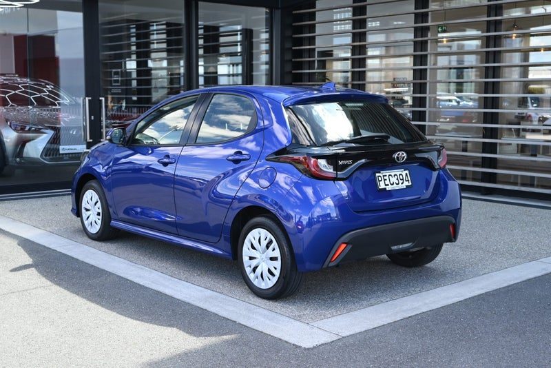 2022 Toyota Yaris GX 1.5 Petrol FWD Hatchback, photo 2