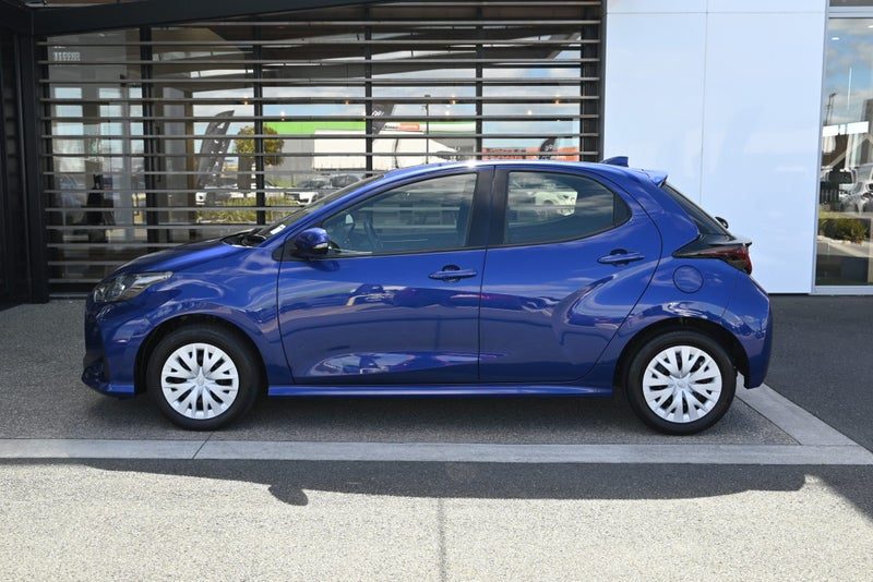 2022 Toyota Yaris GX 1.5 Petrol FWD Hatchback, photo 3