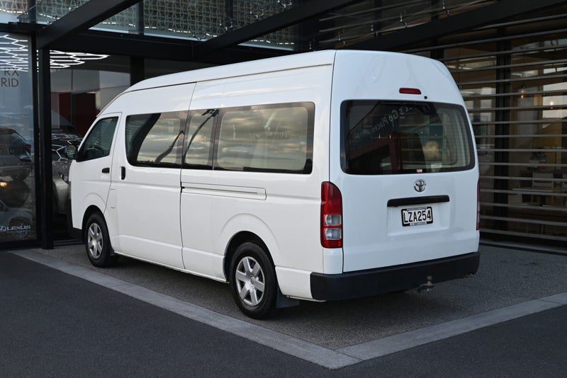 2019 Toyota Hiace 12 Seater Minibus, photo 2