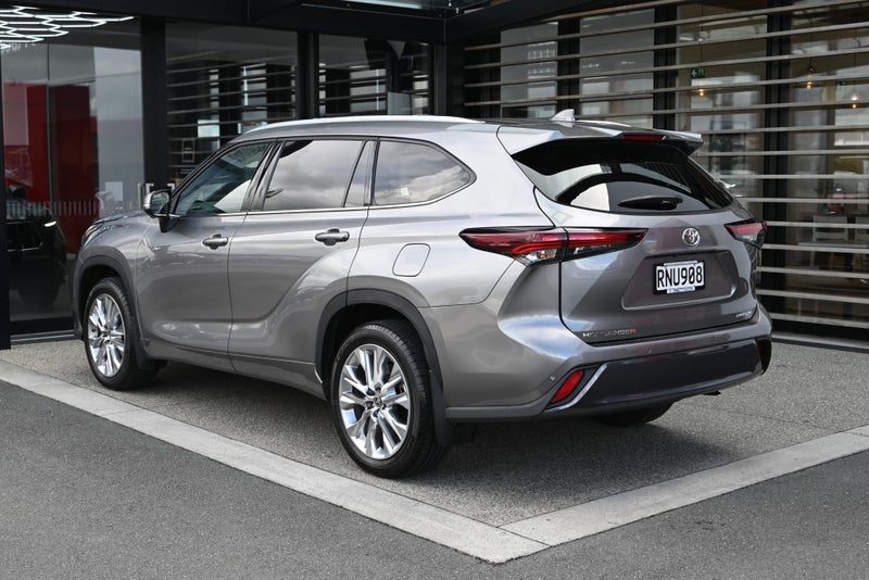 2026 Toyota Highlander Limited ZR, photo 2