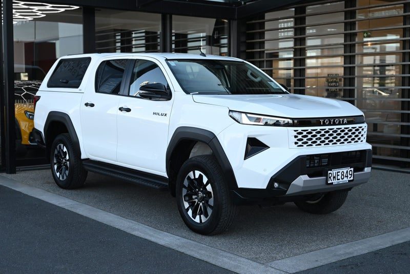 2026 Toyota Hilux SR5 2.8 Diesel Turbo 6MT 4WD Ute