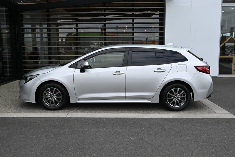 2021 Toyota Corolla Touring, photo 3