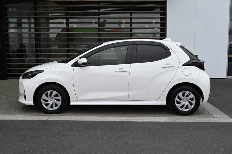 2021 Toyota Yaris X, photo 3