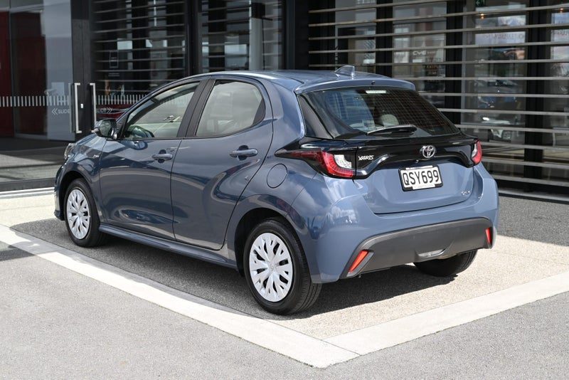 2024 Toyota Yaris GX 1.5, photo 2