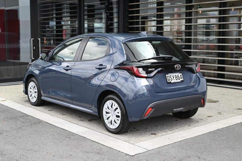2024 Toyota Yaris GX 1.5, photo 2