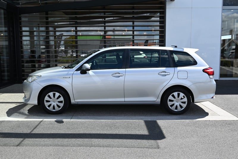 2017 Toyota Corolla Fielder, photo 3