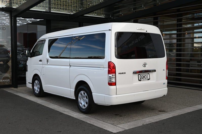 2023 Toyota Hiace 10 Seater Minibus, photo 2
