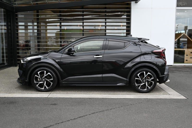 2018 Toyota C-HR 1.8 Petrol Hybrid G FWD SUV, photo 3
