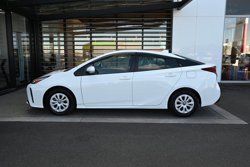 2020 Toyota Prius E, photo 3