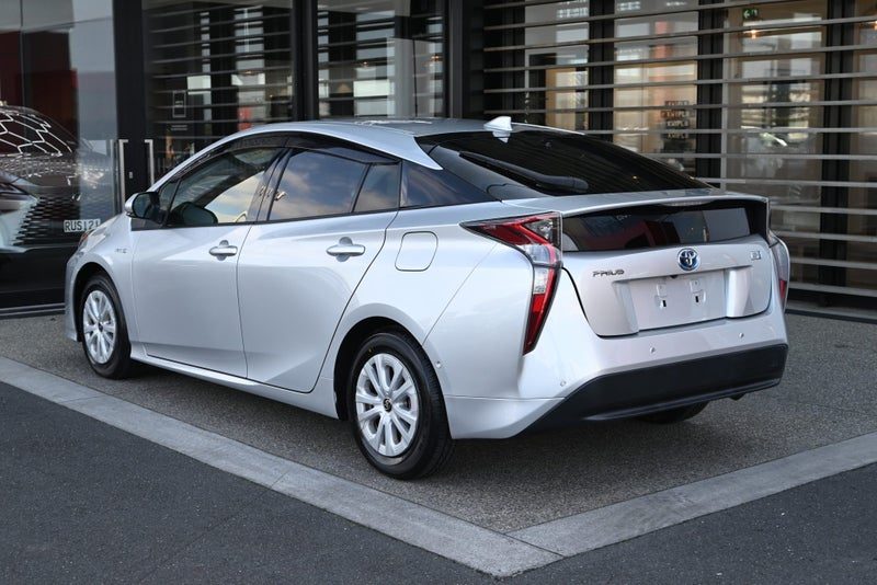 2018 Toyota Prius S, photo 2