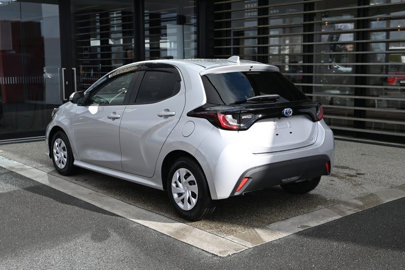 2021 Toyota Yaris X, photo 2