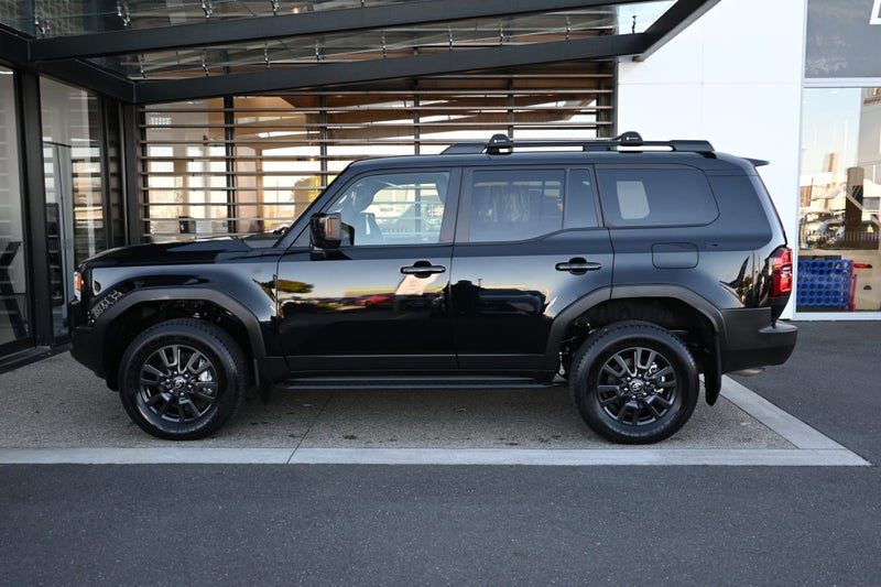 2024 Toyota Land Cruiser Prado GXL, photo 3