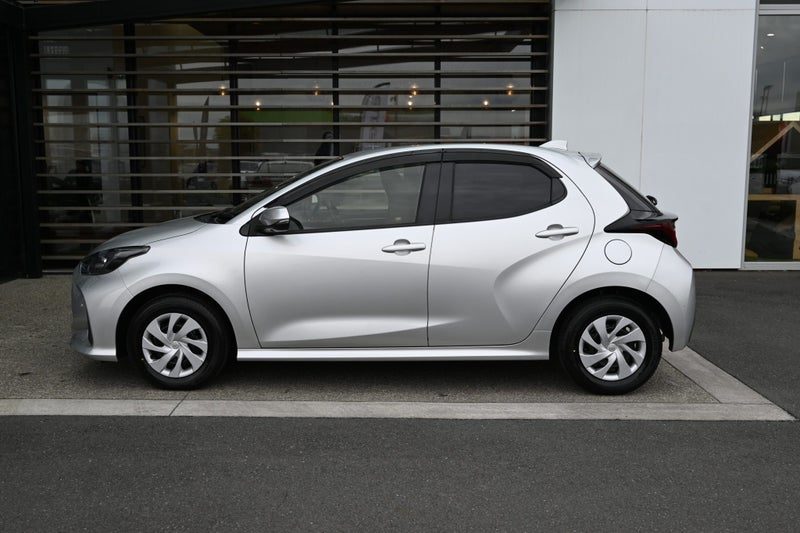 2021 Toyota Yaris X, photo 3