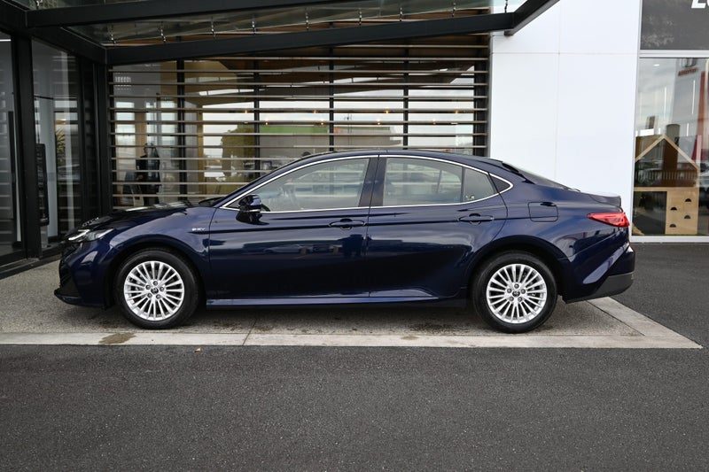 2025 Toyota Camry GX 2.5 Petrol Hybrid FWD Sedan, photo 3