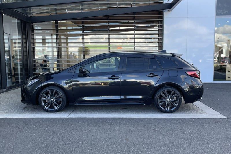 2021 Toyota Corolla Touring, photo 3