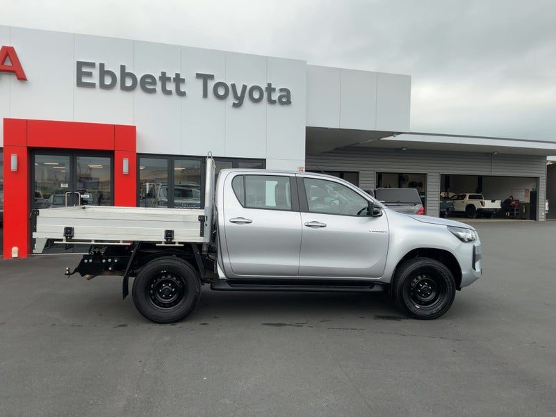 2025 Toyota Hilux SR, photo 2