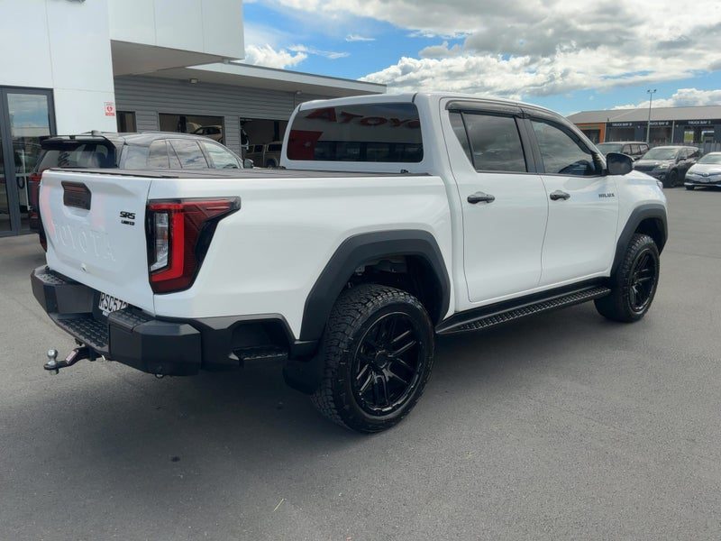 2026 Toyota Hilux SR 5 Limited, photo 3