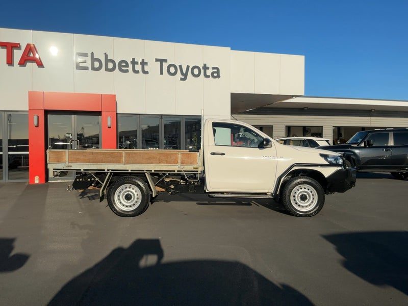 2021 Toyota Hilux SR, photo 2