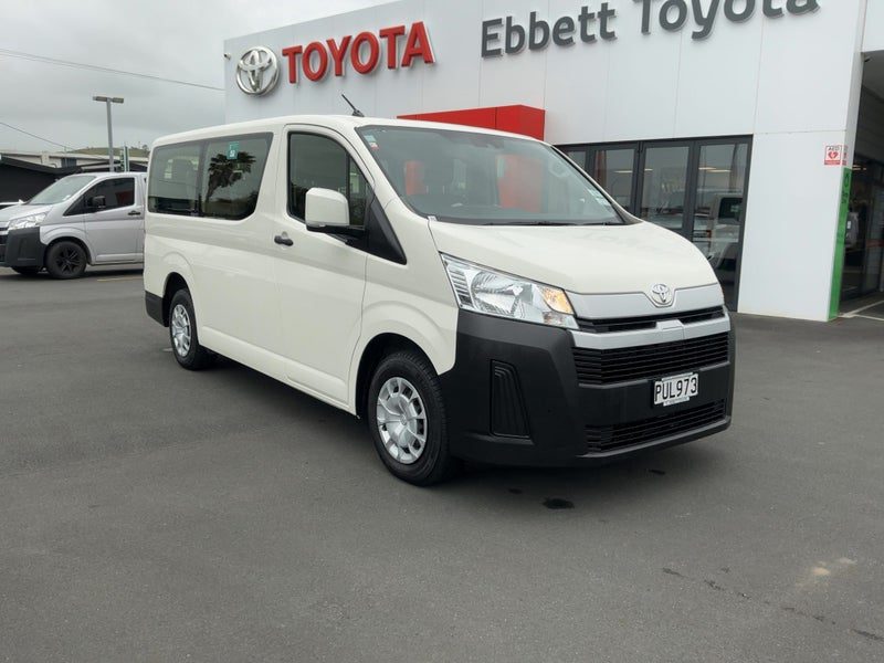 2023 Toyota Hiace ZR Minibus