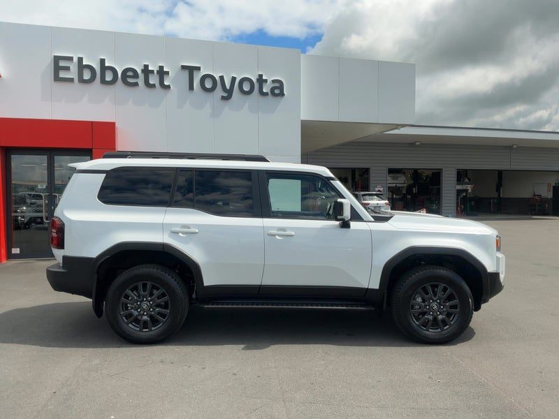 2026 Toyota Land Cruiser Prado GXL, photo 2