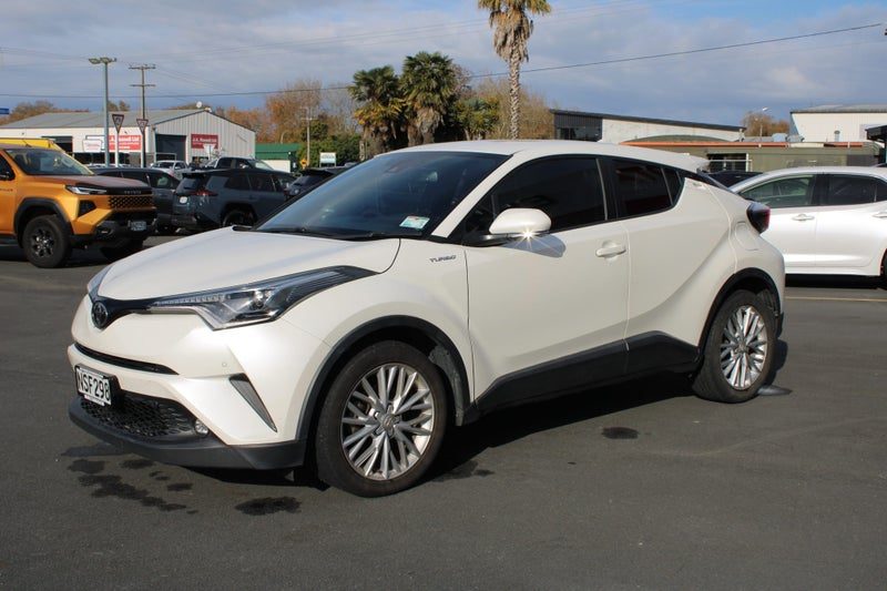 2017 Toyota C-HR 1.2PT CVT FWD SUV/5D/5S, photo 2