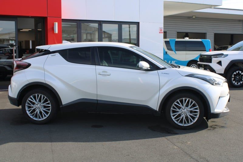2017 Toyota C-HR 1.2PT CVT FWD SUV/5D/5S, photo 3