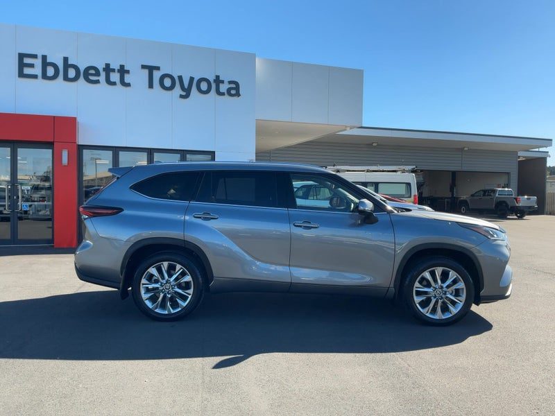 2026 Toyota Highlander Limited ZR, photo 2