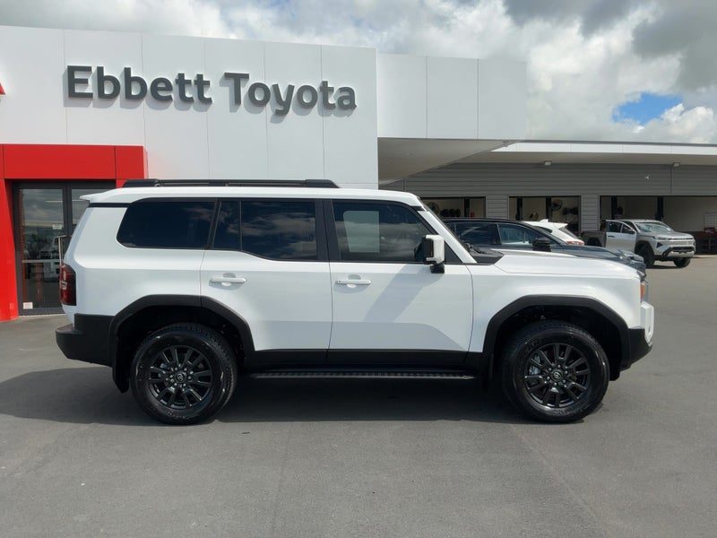 2026 Toyota Land Cruiser Prado GXL, photo 2
