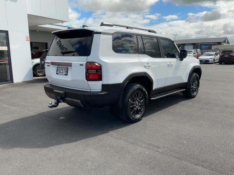 2026 Toyota Land Cruiser Prado GXL, photo 3