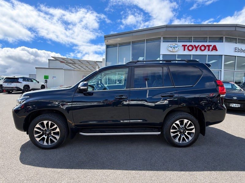 2023 Toyota Land Cruiser Prado VX, photo 2