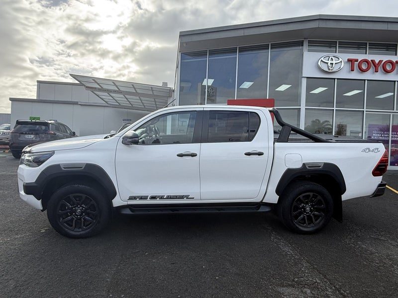 2022 Toyota Hilux SR 5 Cruiser, photo 2