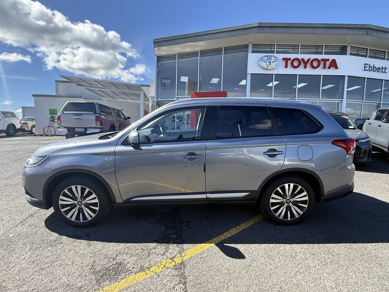 2022 Mitsubishi Outlander LS 2.4P/CVT, photo 2