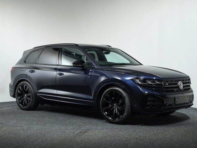 2026 Volkswagen Touareg V6s R Line, main photo
