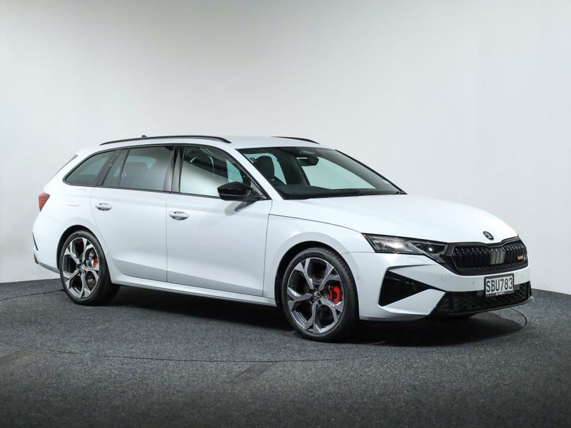 2026 Skoda Octavia RS + Wagon 195kW