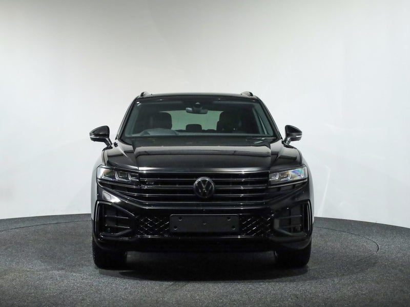 2026 Volkswagen Touareg V6s R Line, photo 2
