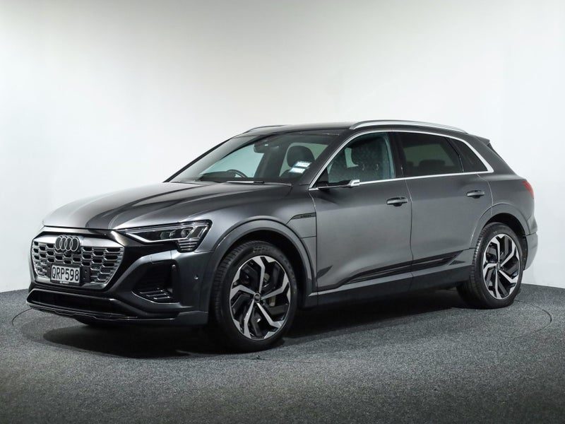 2024 Audi Q8 E-Tron 55 S-Line Quattro 300kW, photo 3