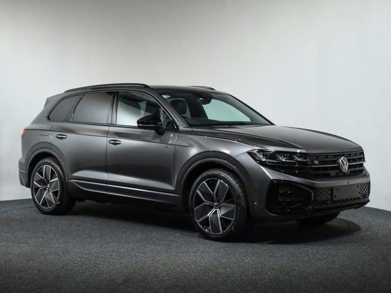 2026 Volkswagen Touareg V6s R Line, main photo