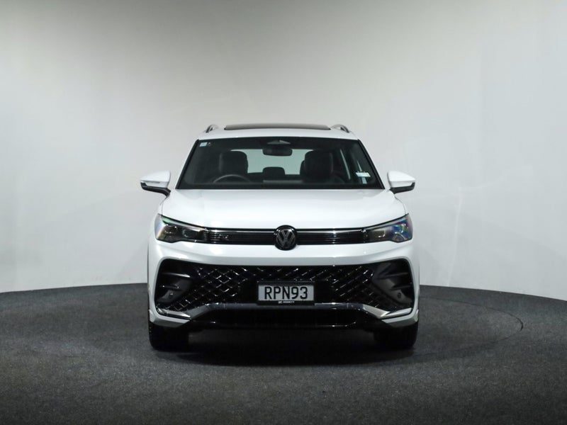 2026 Volkswagen Tiguan Tsi R Line Touring 2WD, photo 2