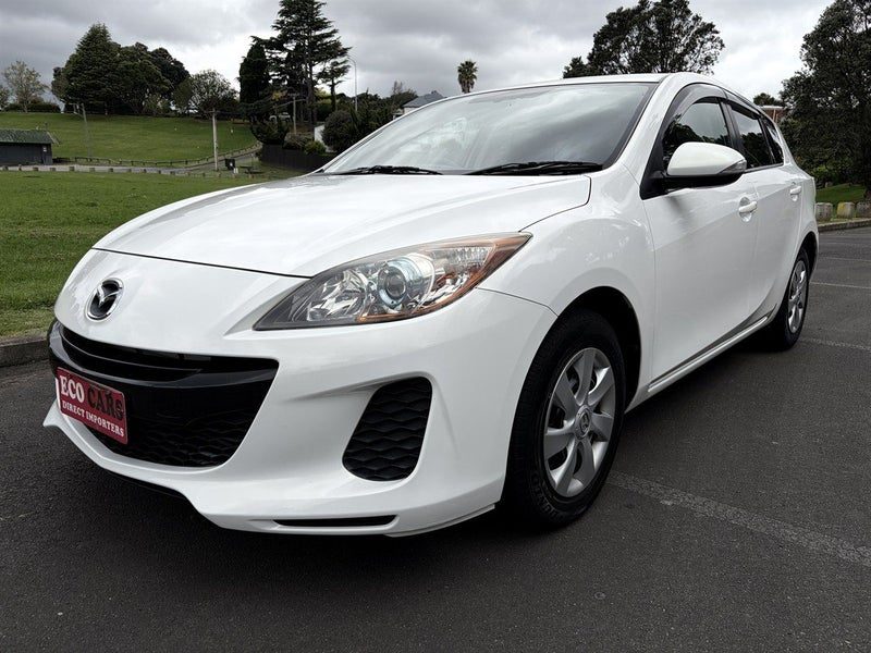 2012 Mazda Axela, photo 3