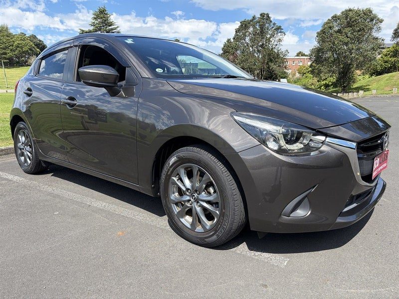 2017 Mazda Demio 13S HIGH SPEC HUD BLUETOOTH, photo 2