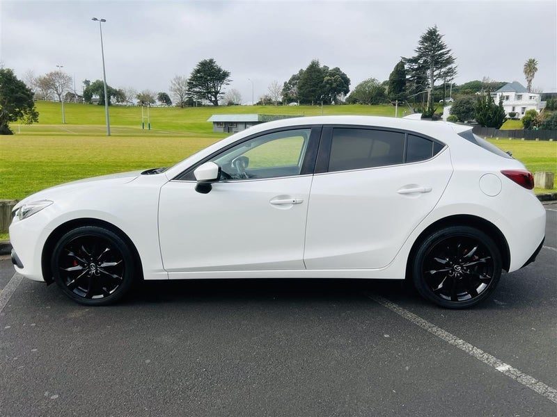 2014 Mazda Axela, photo 2