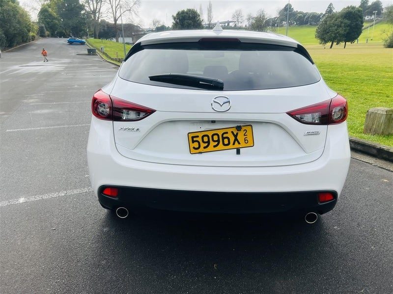 2014 Mazda Axela, photo 3
