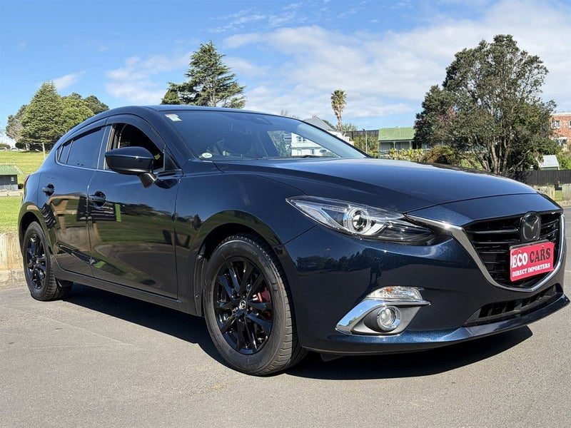 2015 Mazda Axela Sport, photo 2