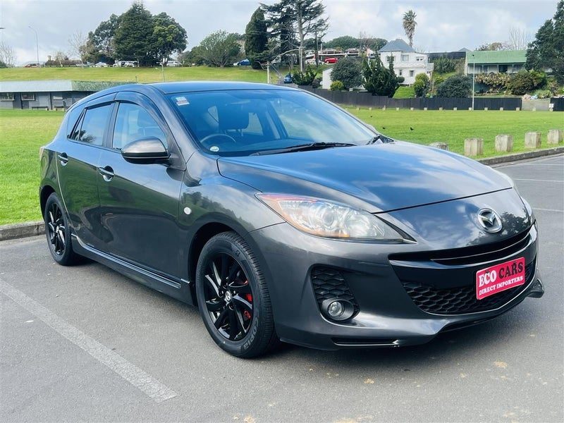 2012 Mazda Axela, photo 2