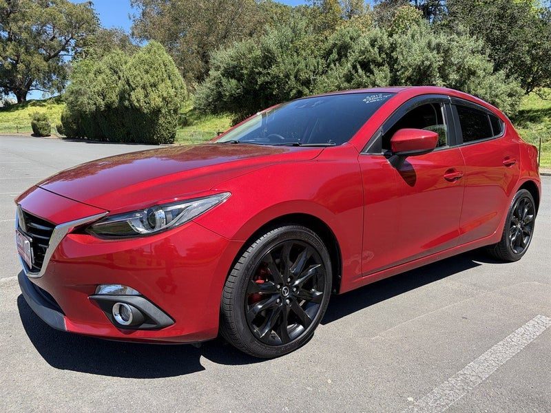 2015 Mazda Axela, photo 2