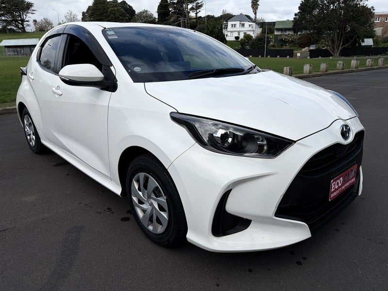 2021 Toyota Yaris Hybrid, photo 2