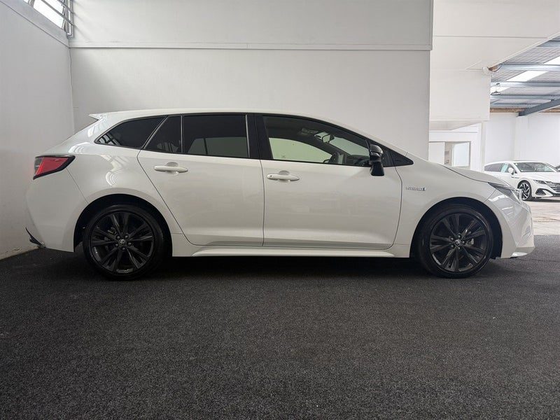 2020 Toyota Corolla Touring, photo 3