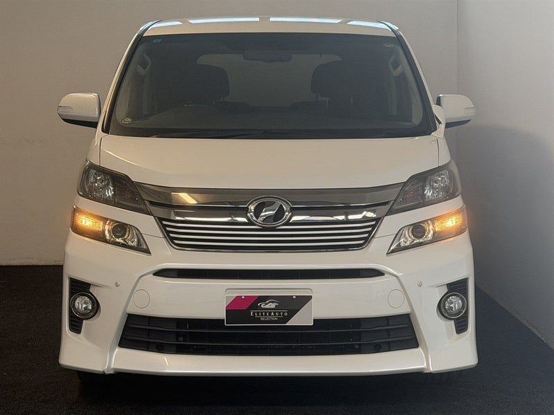 2013 Toyota Vellfire Z, photo 2